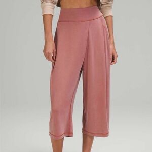 Lululemon Wrap Wide Leg HR Pull On Crop Size 8 Soft Cupro - Spiced Chai